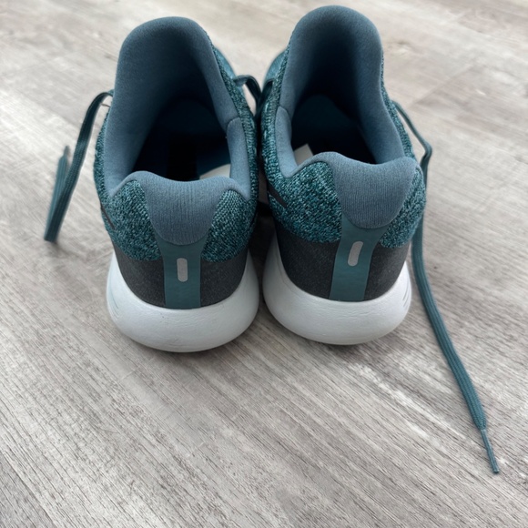 Nike LunarEpic FlyKnit 2 Running Shoes - Picture 4 of 7